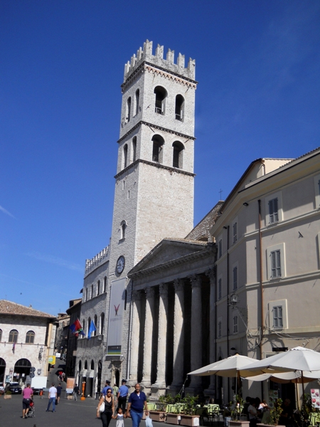 Assisi - La Torre del Popolo - Assisi - The Tower of the People